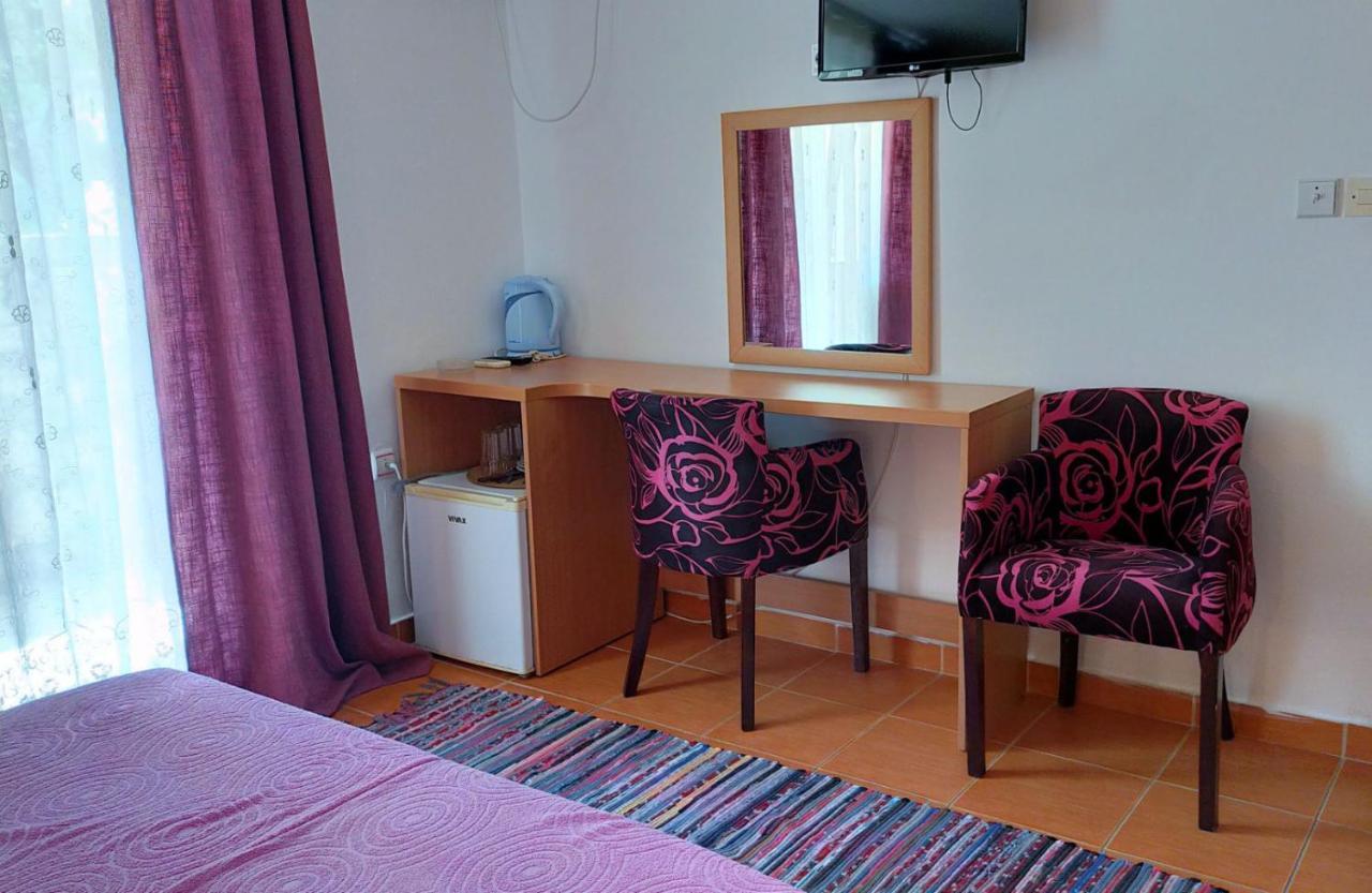 Guesthouse Tri Palme Becici  Bagian luar foto