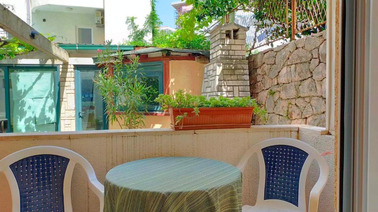 Guesthouse Tri Palme Becici  Bagian luar foto