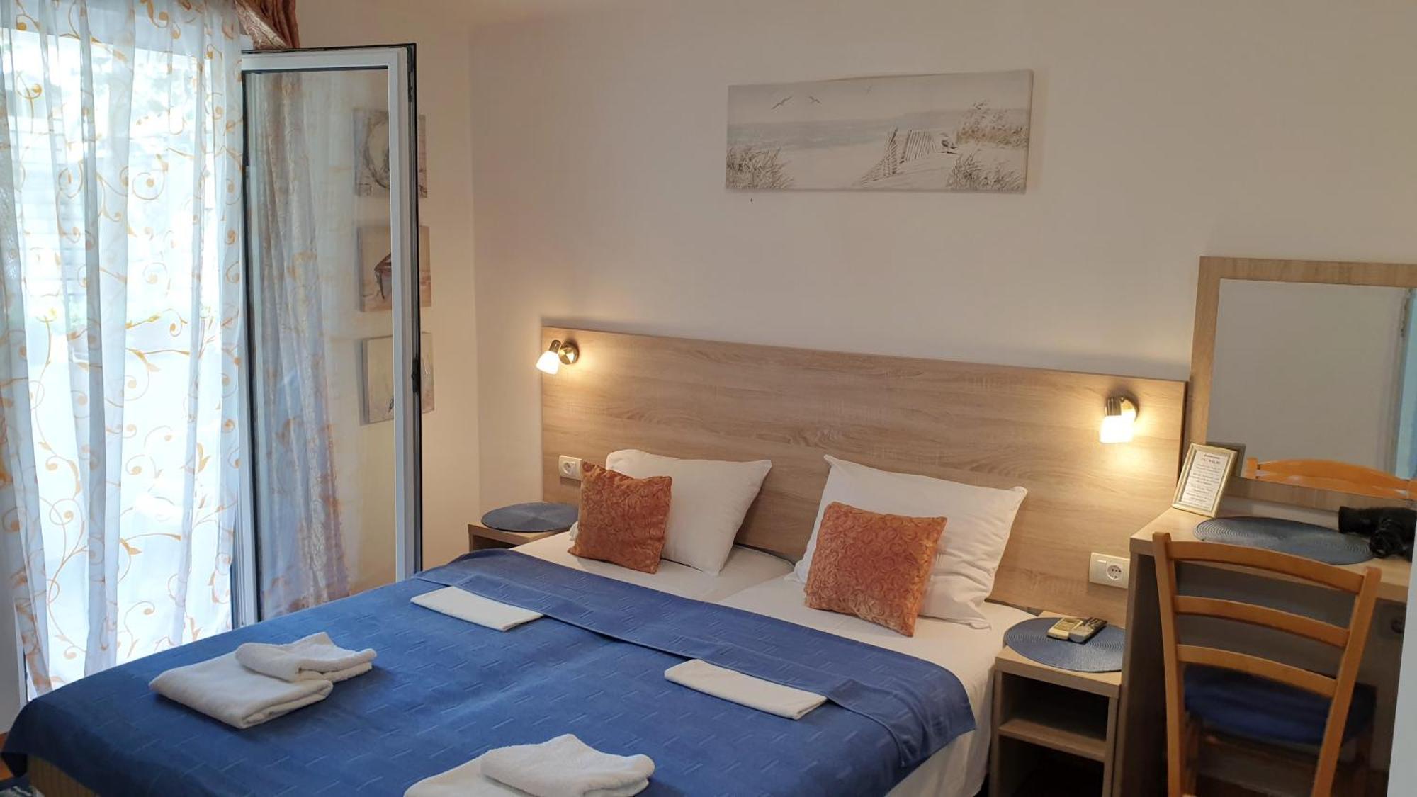Guesthouse Tri Palme Becici  Bagian luar foto