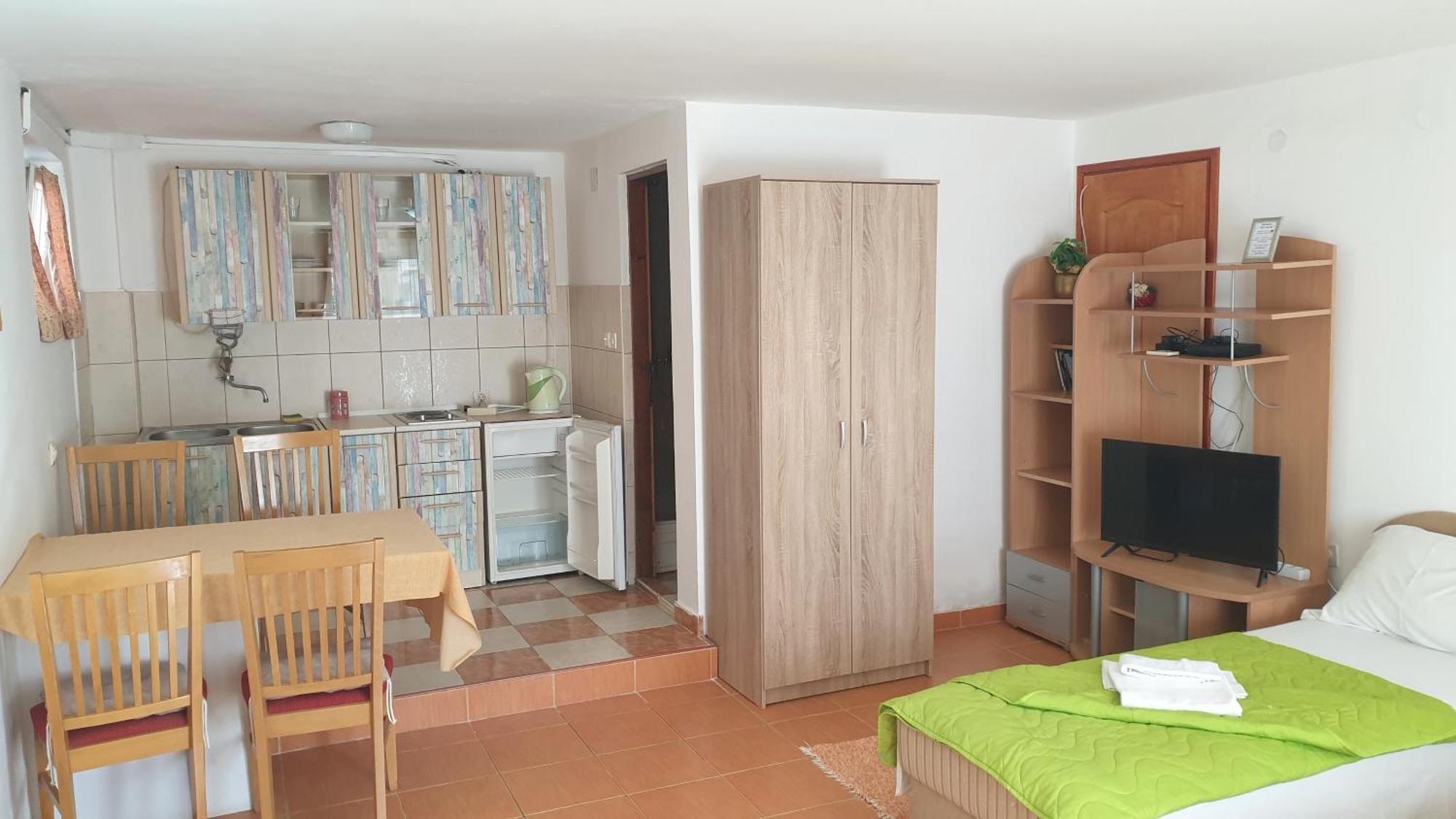 Guesthouse Tri Palme Becici  Bagian luar foto