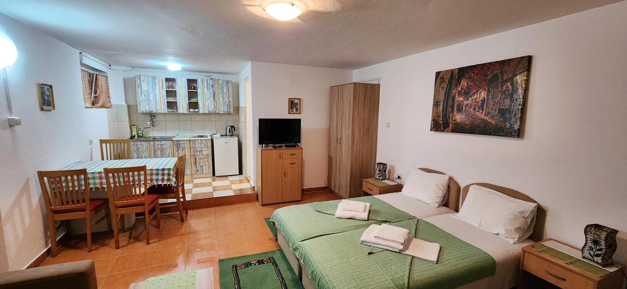 Guesthouse Tri Palme Becici  Bagian luar foto