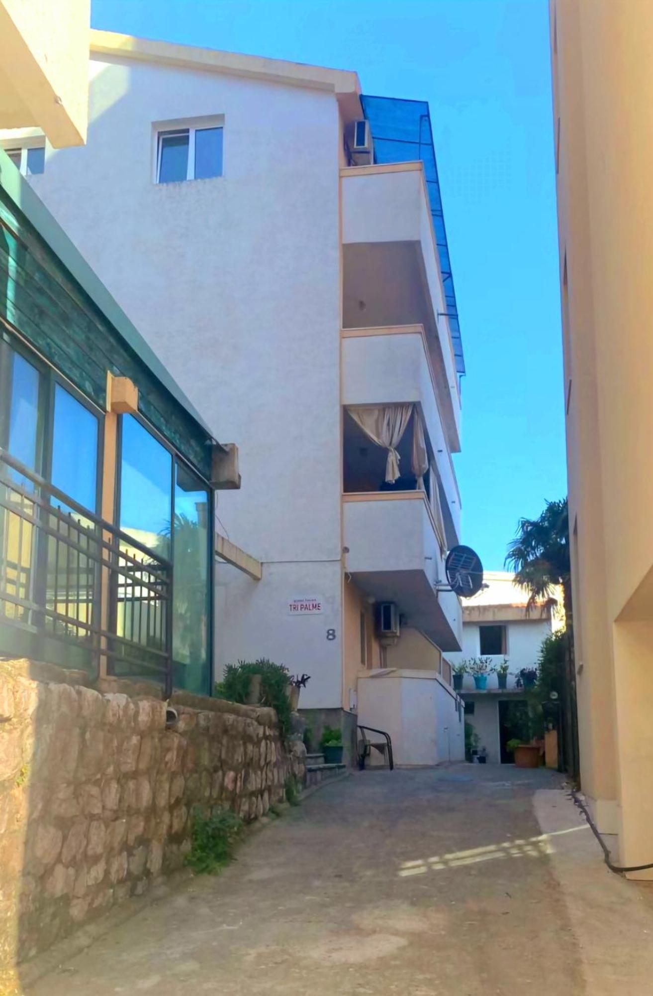 Guesthouse Tri Palme Becici  Bagian luar foto