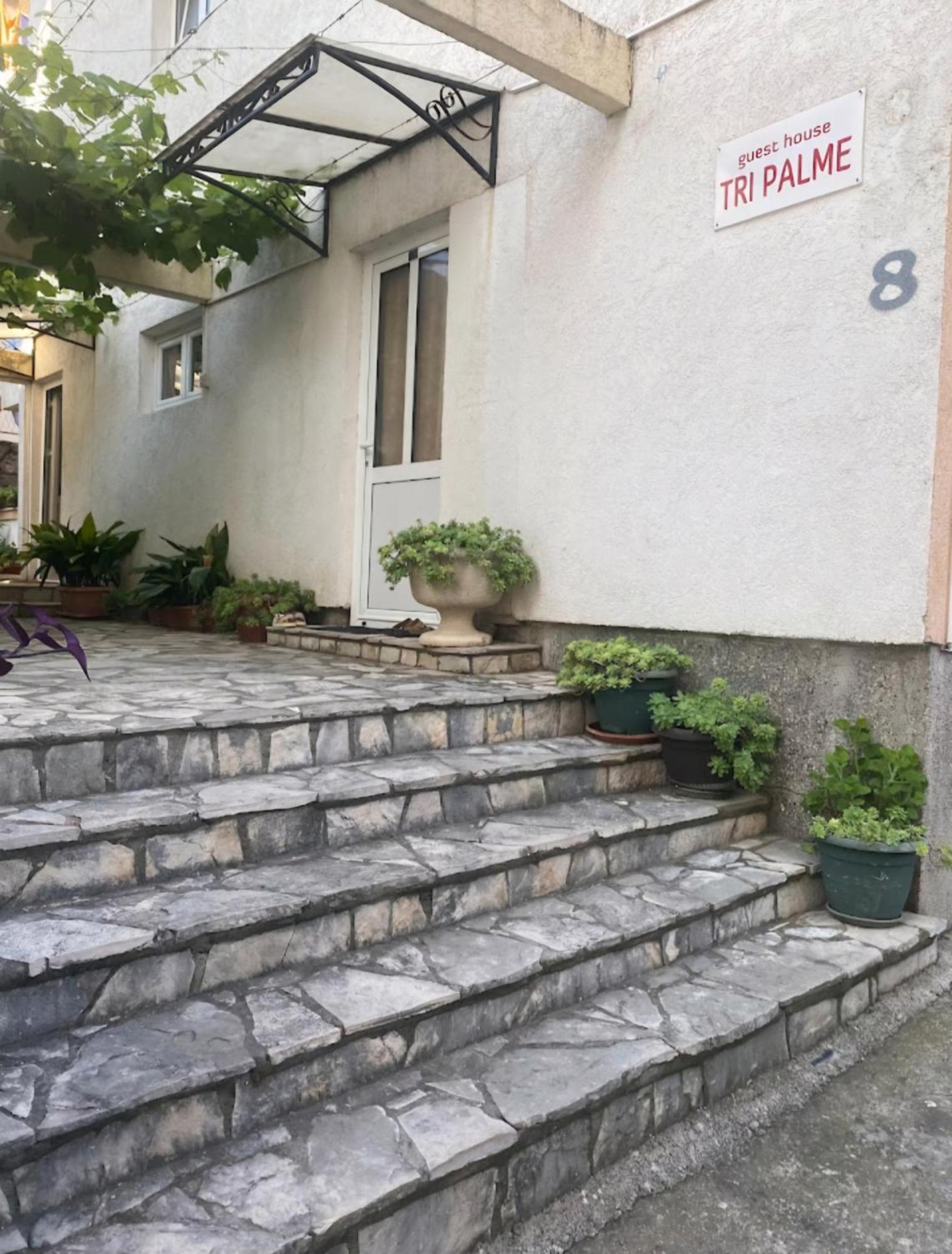 Guesthouse Tri Palme Becici  Bagian luar foto